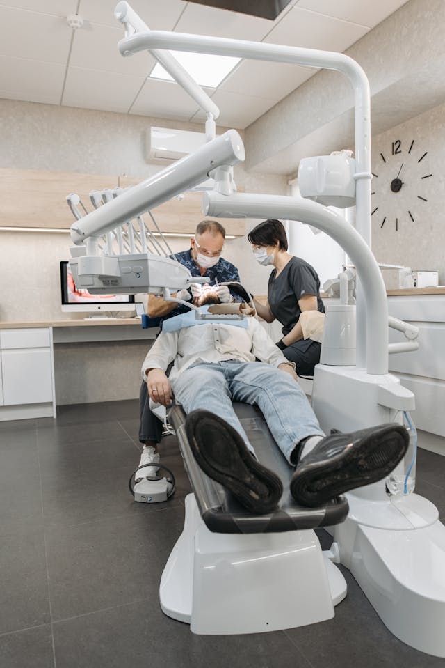 Objawy odrzucenia implantu zębowego